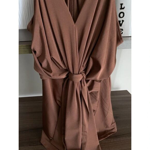 Gorgeous Express Brown Tie-front blouse, Size Small - Picture 3 of 8